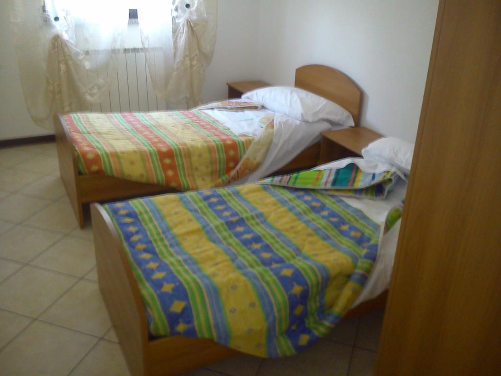Casa Vacanza Holiday Villa Pieris Buitenkant foto