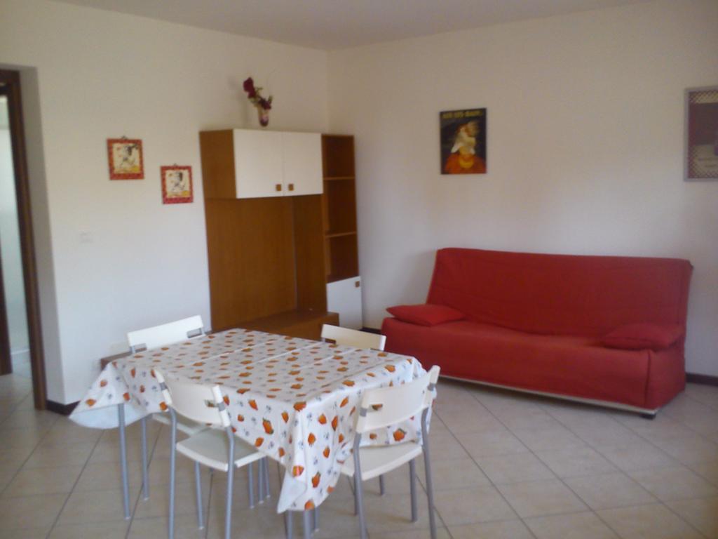 Casa Vacanza Holiday Villa Pieris Buitenkant foto