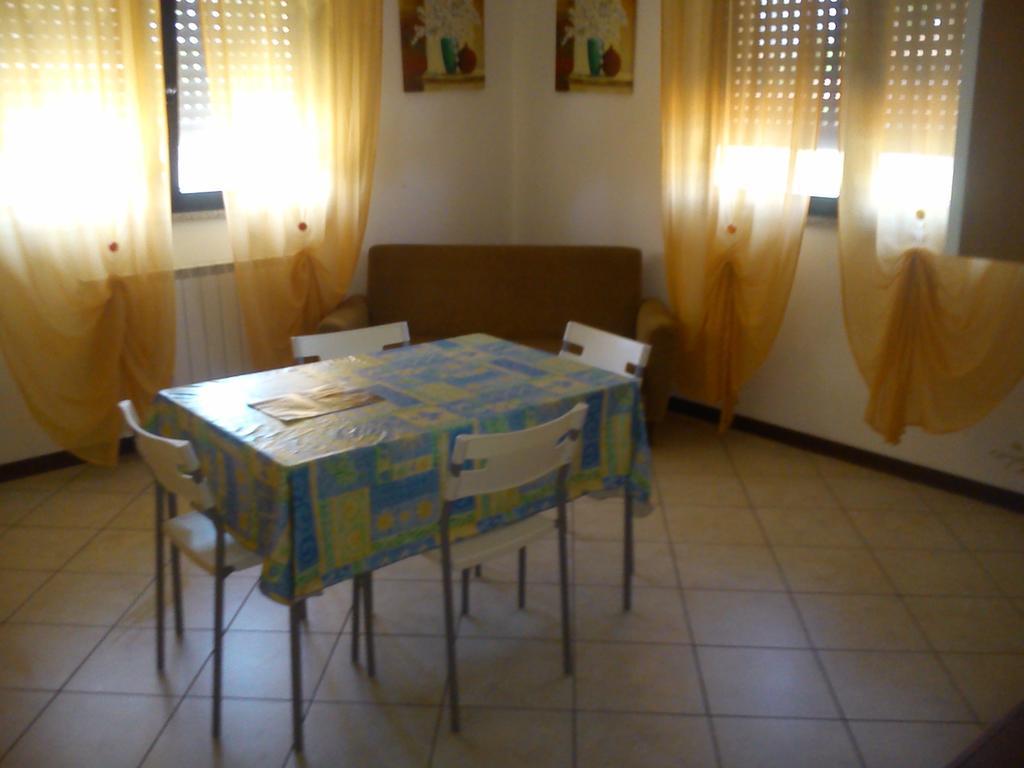 Casa Vacanza Holiday Villa Pieris Buitenkant foto